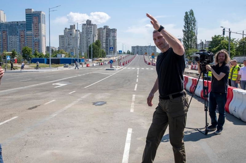 У Києві відкрито рух новим шляхопроводом на Оболоні (фото)
