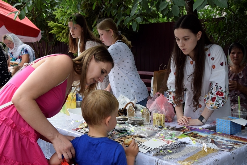 На святі у Квасилові молилися та допомагали ЗСУ (ФОТО)