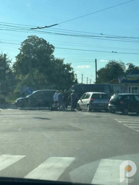 На перехресті у Луцьку збили мотоцикліста