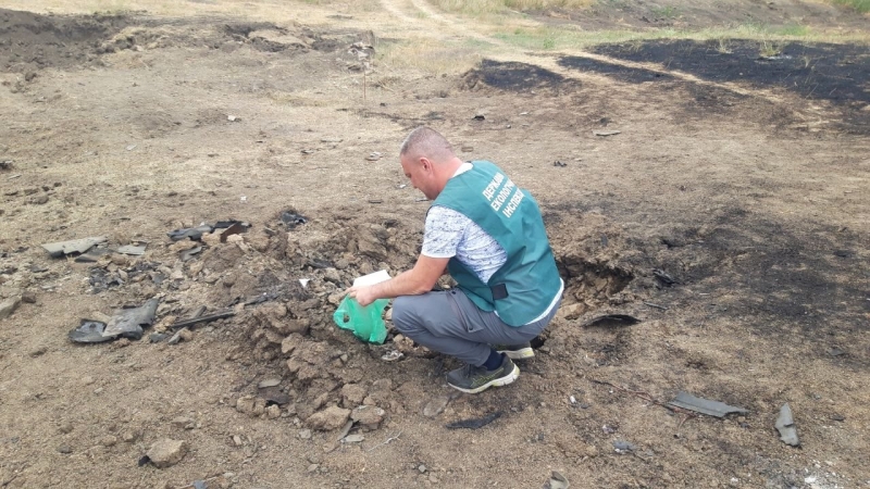 У Запоріжжі екоінспекція обстежила місця влучань ворожих дронів