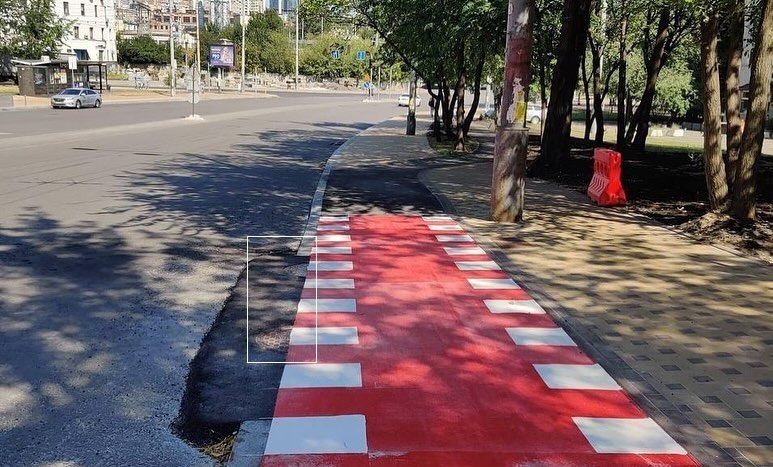 На Солом’янці з'явилася небезпечна велодоріжка. Після скандалу її переробили, але є нюанс