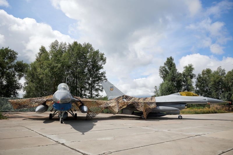 Зеленський: F-16 в Україні. Ми забезпечили це