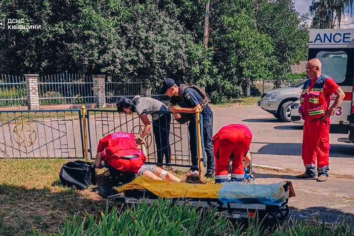 На Київщині здетонував боєприпас: загинув чоловік, поранено дитину (фото)