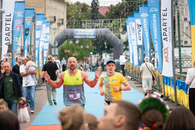 В Ужгороді сьогодні провели благодійний забіг на підтримку підрозділів Повітряних сил ЗСУ