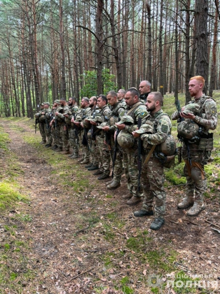 Закарпатським бійцям зведеної бригади Нацполіції «Скеля» вручили відзнаки та нагороди