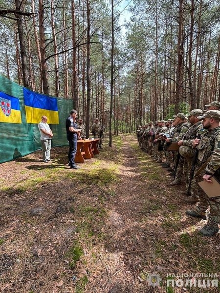 Закарпатським бійцям зведеної бригади Нацполіції «Скеля» вручили відзнаки та нагороди