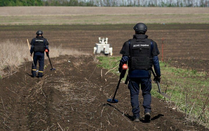 Уряд повністю компенсовуватиме фермерам розмінування сільгоспземель