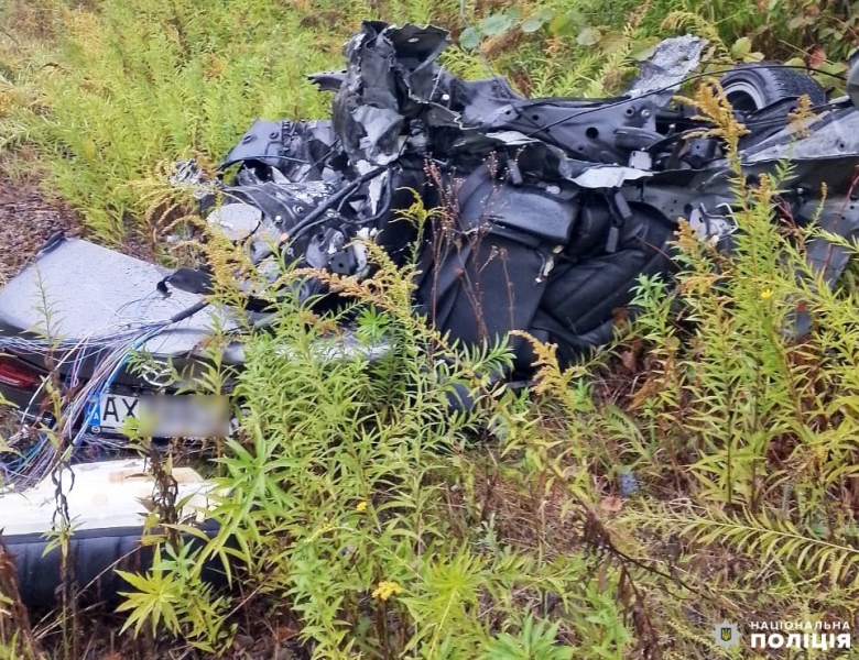 Авто розірвало: у ДТП неподалік Рівного постраждала ціла родина (ФОТО)