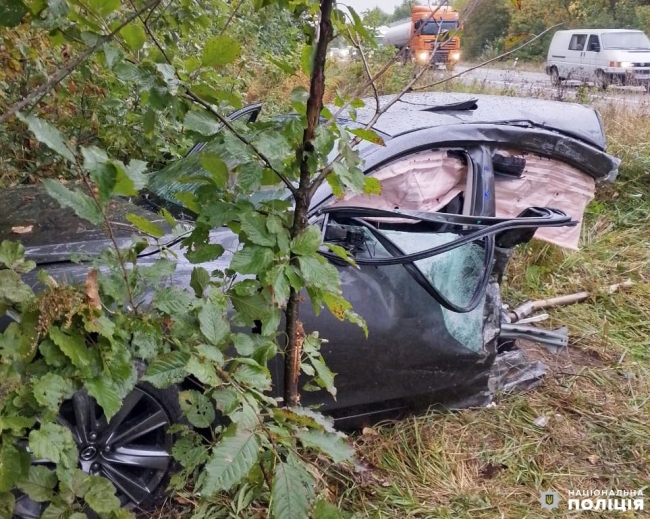 Авто розірвало: у ДТП неподалік Рівного постраждала ціла родина (ФОТО)