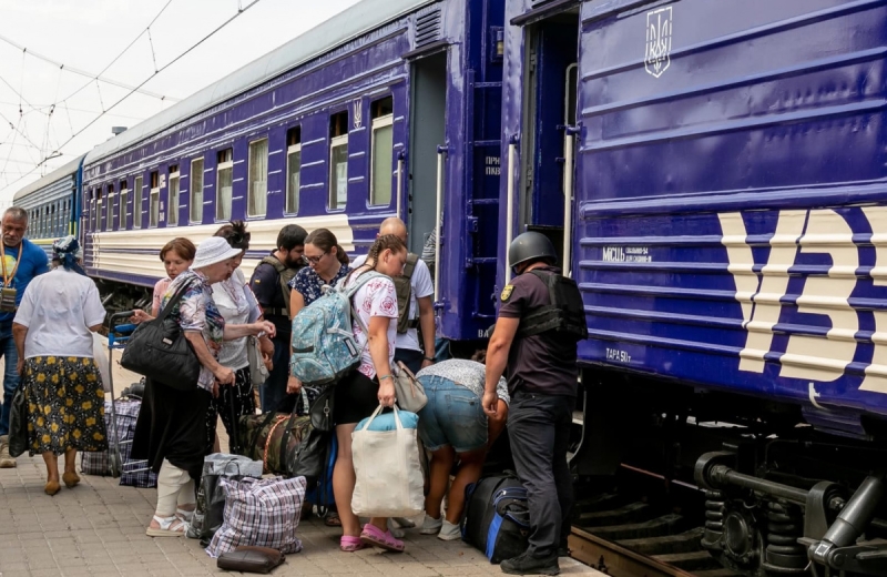 Поїхали в нікуди. Як мешканці Покровська, Мирнограда та Новогродівки живуть в евакуації