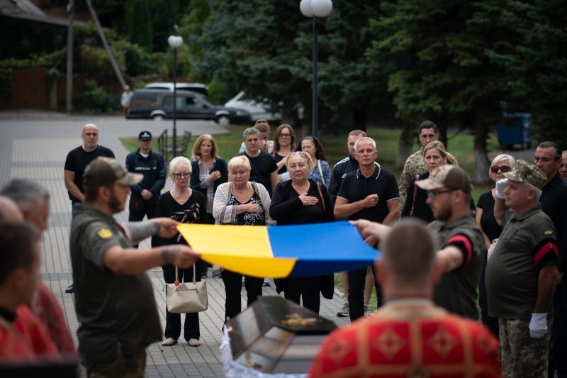 В Ужгороді сьогодні, 11 вересня, попрощалися із загиблим захисником Антоном Оленчуком