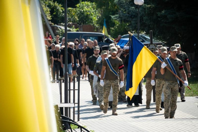 В Ужгороді сьогодні попрощалися із 52-річним захисником – майором, командиром стрілецького взводу Мирославом Яремчуком