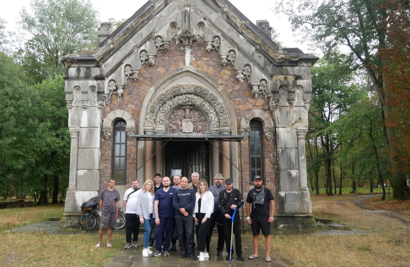 Захисники з Вінниччини відвідали палац, музей, каплицю та кінний клуб