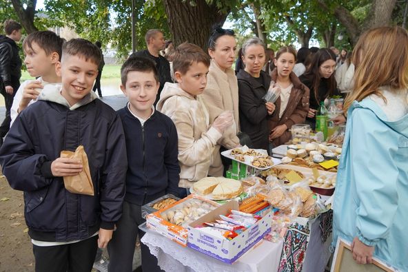 126 гривень на підтримку ЗСУ зібрали учні Ужгородського ліцею імені Т.Г.Шевченка