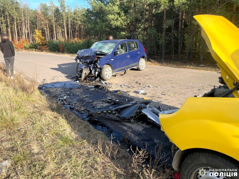 Поблизу Березного зіткнулися фургон та легковик (ФОТО)