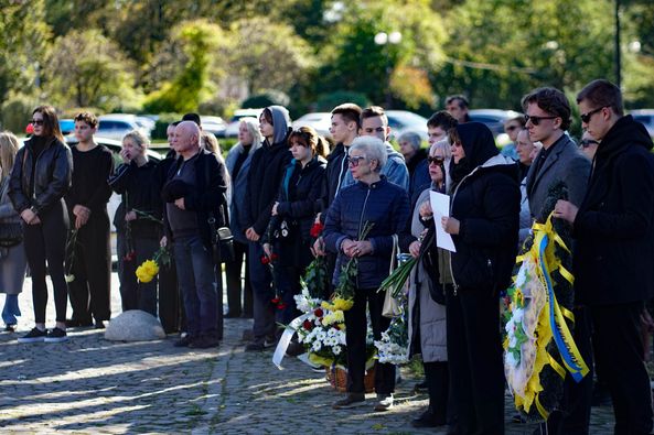 В Ужгороді провели в останню земну дорогу 47-річного захисника, сержанта Олексія Тімірязєва